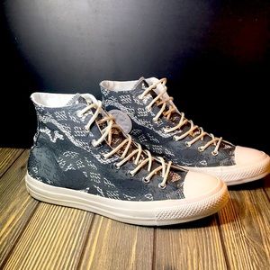 Women’s Converse Chuck Taylor All Star Sneakers